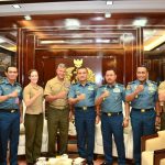 Satgas Perbatasan Yonif MR411/Pandawa Kostrad Amankan Ribuan Botol Miras ilegal