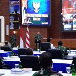Panglima TNI Beri Bintang Angkatan Kelas Utama Kepada Kapolri