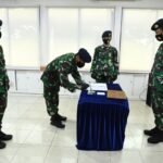 Rehab Gereja, Satgas Yonif 757 Buat Nyaman Beribadah Masyarakat Papua