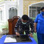 TNI AL Wujudkan Kampung Bahari Nusantara, Lanal Dumai Ajak Nelayan Bersihkan Pantai