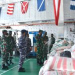 TNI AL Kirim Bantuan Ke NTT dengan KRI Semarang-594