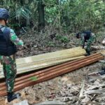 Keluarga Besar Lantamal III Kunjungi Salah Satu Keluarga Awak KRI Nanggala-402