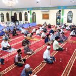 Lantamal III Bagikan Ta’jil untuk Warga Sekitar Secara Door to Door