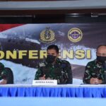 Awak Media Mitra Lantamal III Lakukn Tabur Bunga Sebagai Wujud Penghormatab untuk 53 ABK KRI Nanggala 402