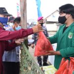 Sambil Asah Naluri Tempur, TNI AL Lakukan Vaksinasi Masyarakat Maritim Muara Gembong