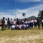 Ditengah Operasi Pengamanan Perairan Perbatasan, Kapal Perang TNI AL Bantu Kebutuhan Pokok Prajurit di Pulau Bras