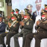 Surprise, KSAL Terima Kue Tart Ulang Tahun Ke-76 TNI Dari Wakapolri