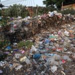Sampah Plastik di Pintu Air Manggarai