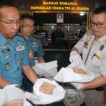 Kirab Kota TNI AL Hiasi Jalan Protokol di Surabaya