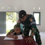 TNI AL dan Masyarakat Gotong Royong Bangun Akses Jalan di Nabire