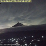 Gunung Ruang di Sulawesi Utara Meletus, Potensi Tsunami ‘masih ada’