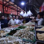 Ridwan Kamil dan Suswono Blusukan di Glodok, Sapa Komunitas Tionghoa Bersama Harian Indonesia